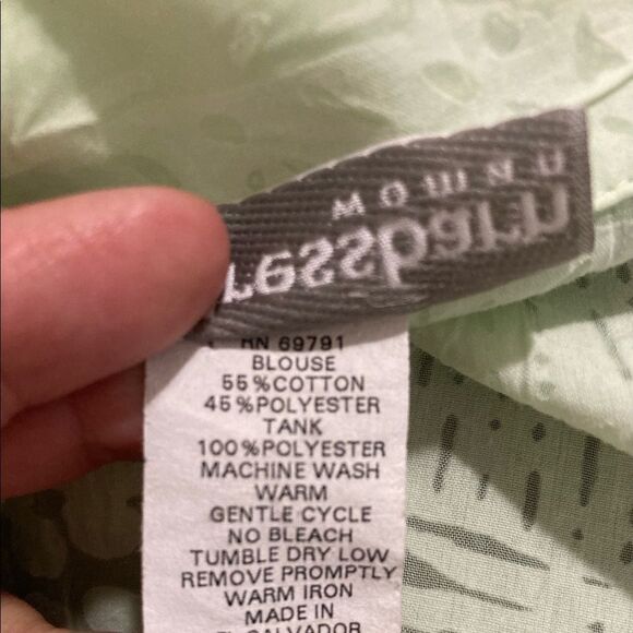 Dress Barn green shirt 2X - Picture 7 of 8